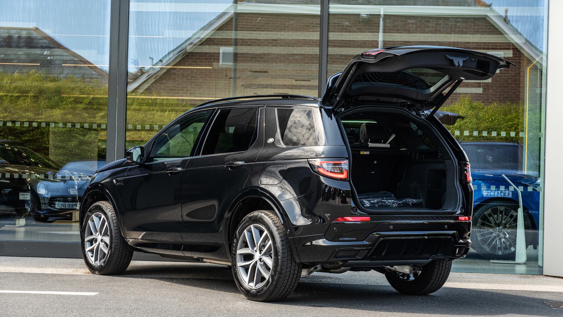 Land Rover Discovery Sport view 85