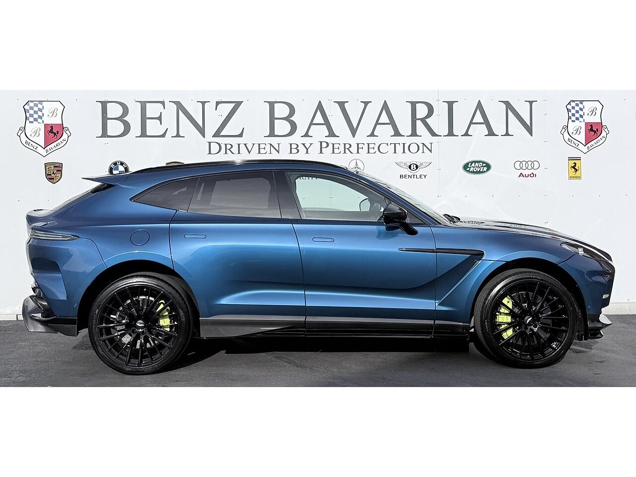Aston Martin DBX view 5
