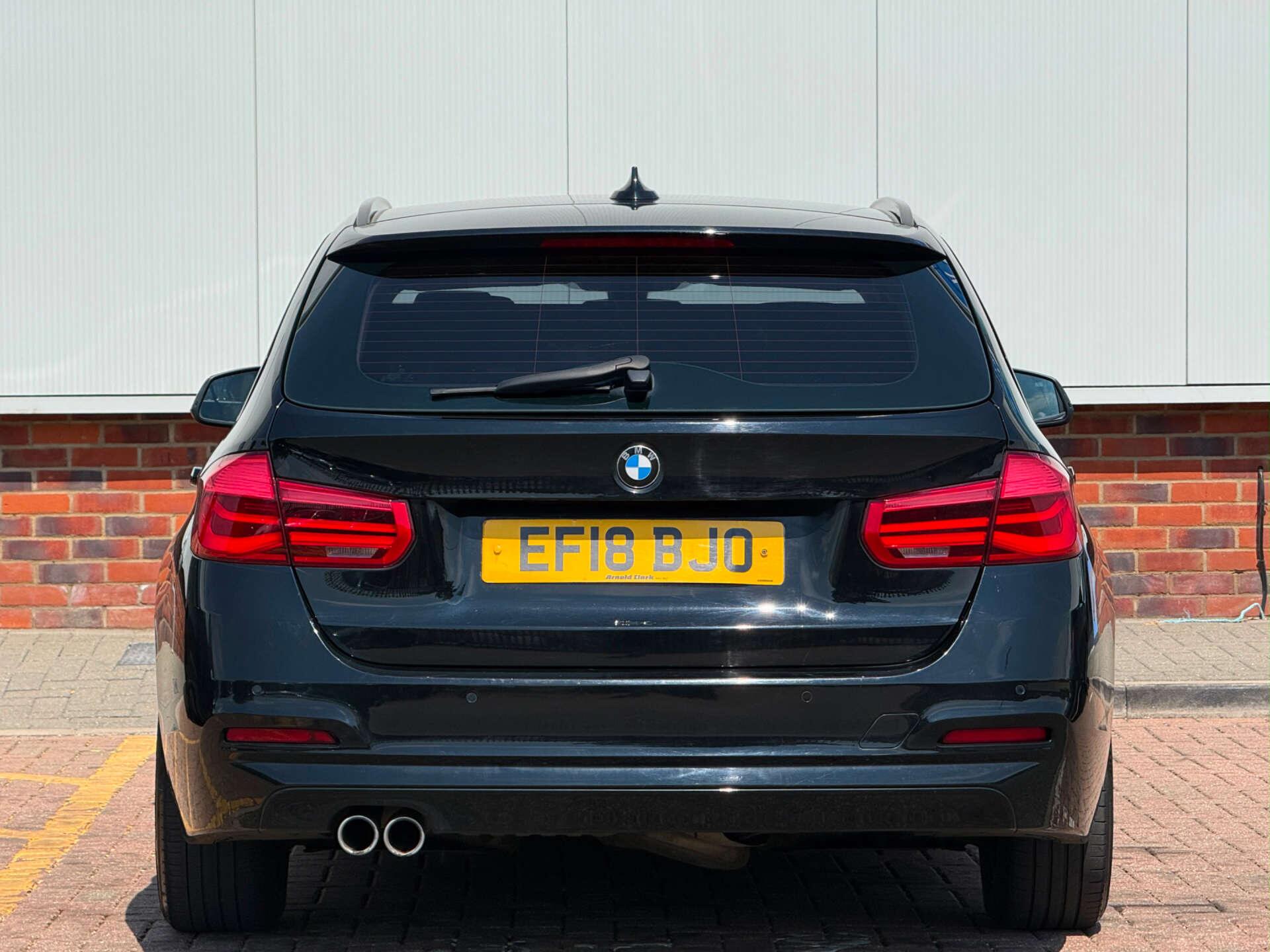 BMW 3 Series view 8