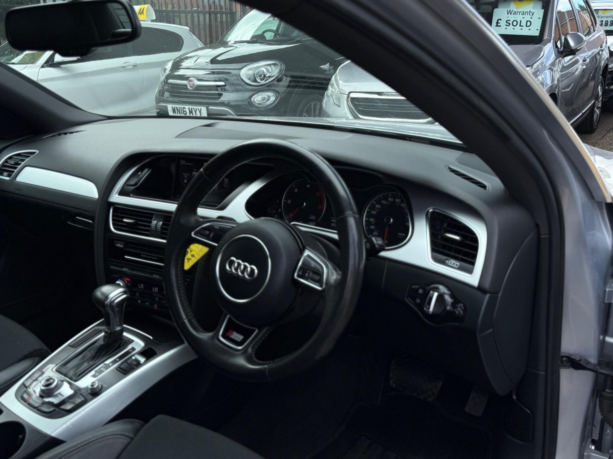 Audi A4 view 14
