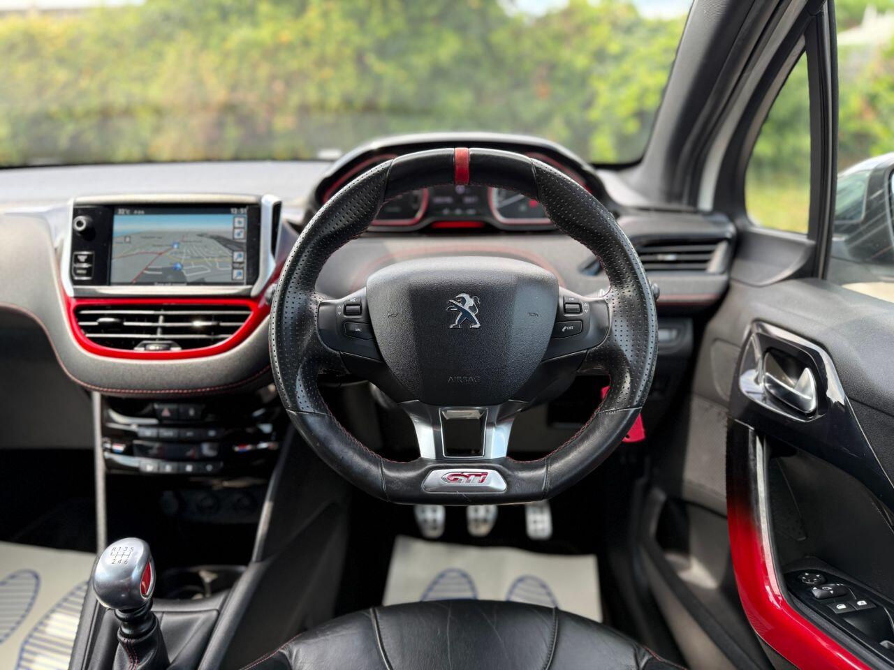 Peugeot 208 view 25