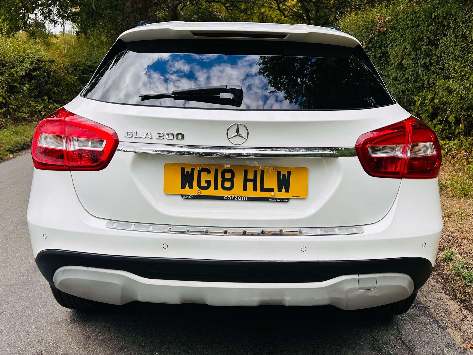 Mercedes-Benz Gla view 33