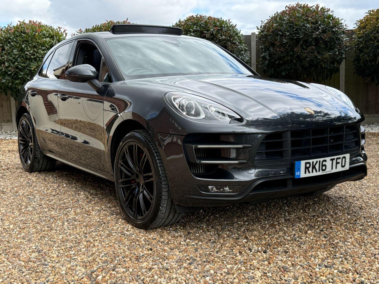 Porsche Macan view 6