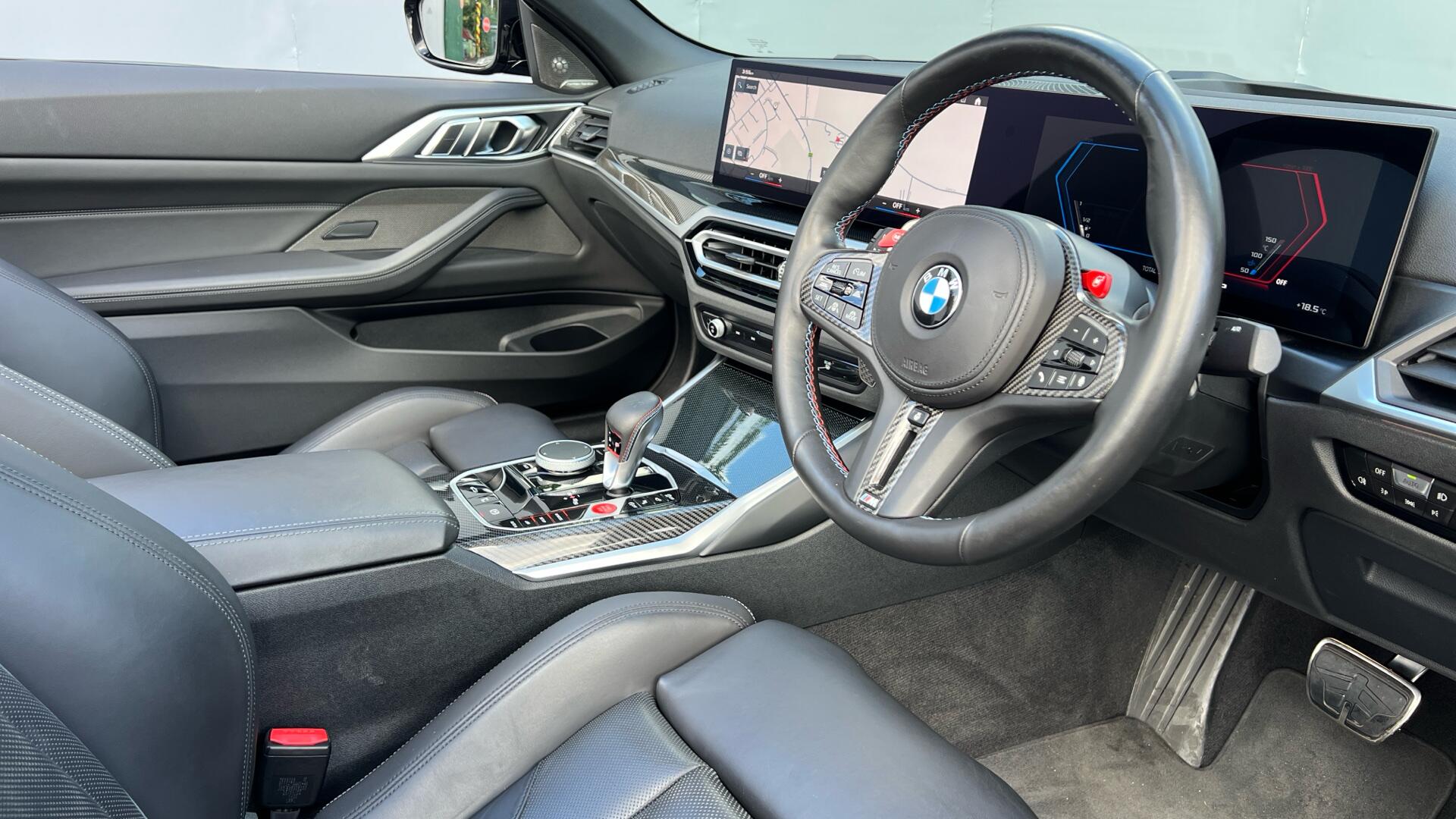 BMW M4 view 6