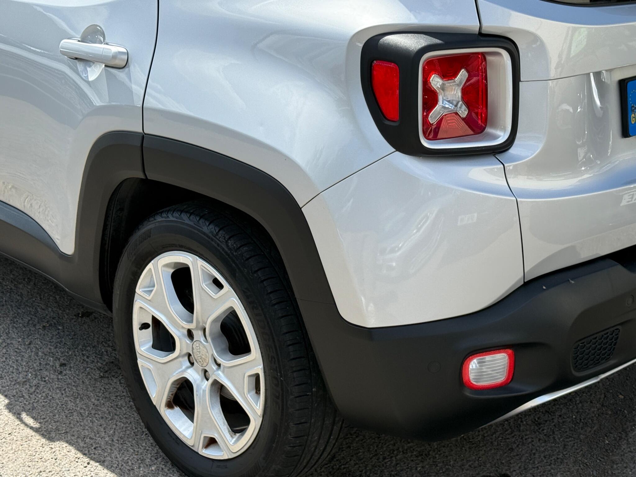 Jeep Renegade - Image 24