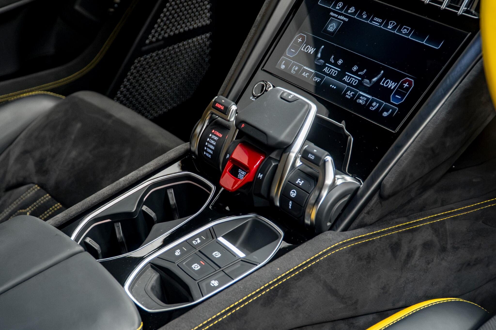 Lamborghini Urus view 34