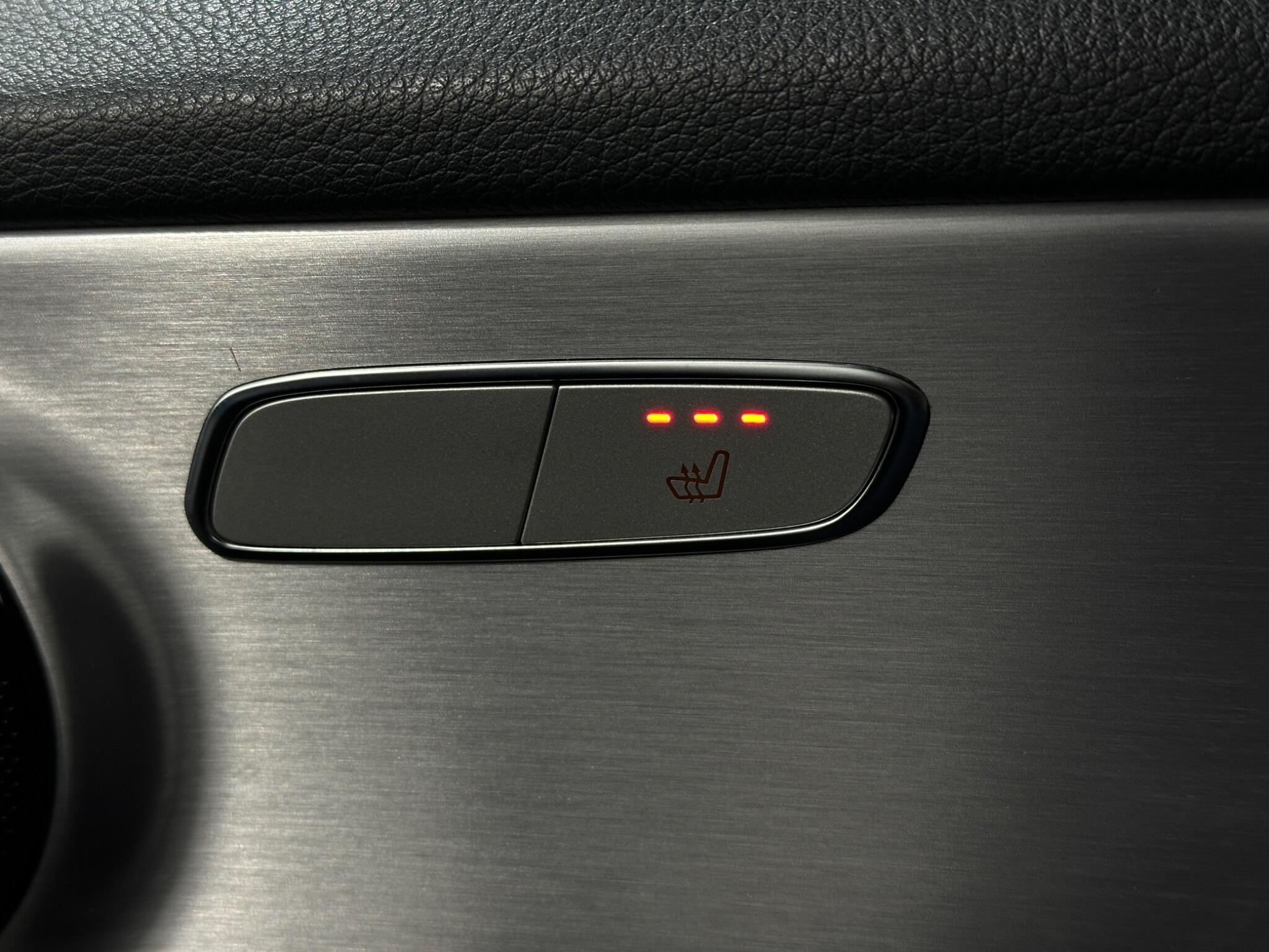 Mercedes-Benz C-Class view 20