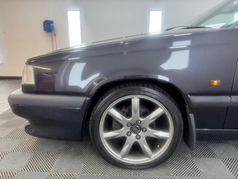 1996 Volvo 850 image 9