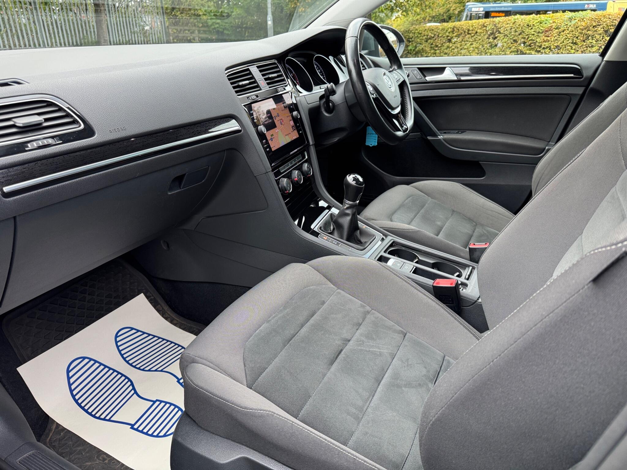 Volkswagen Golf view 46