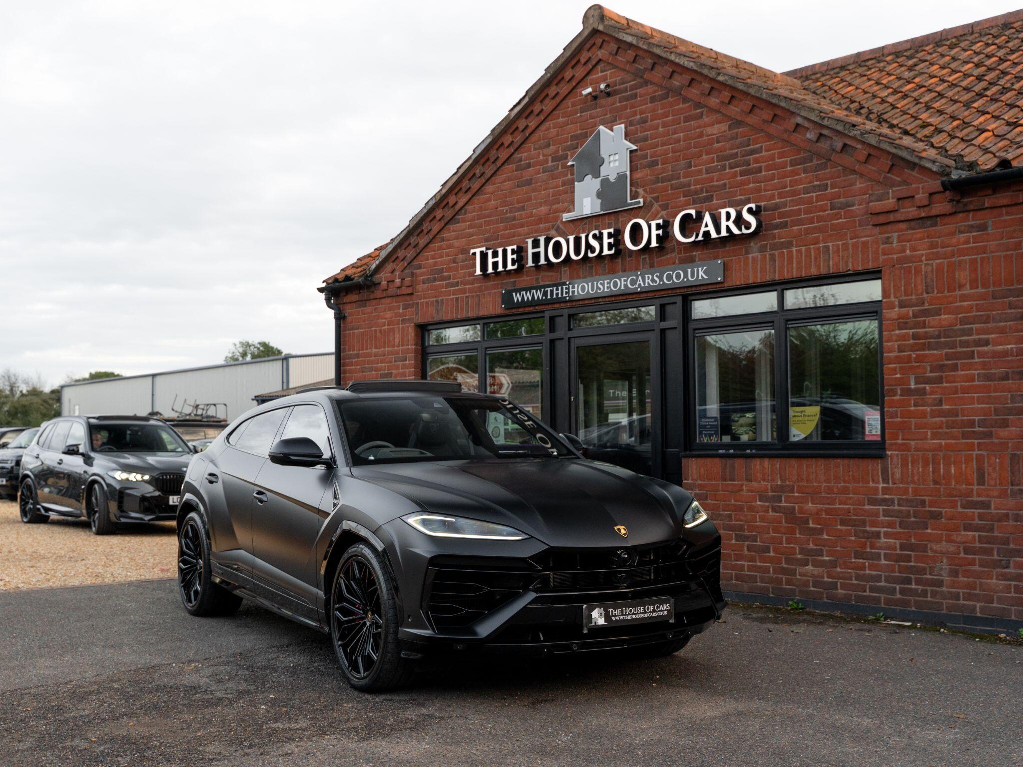 Lamborghini Urus view 7