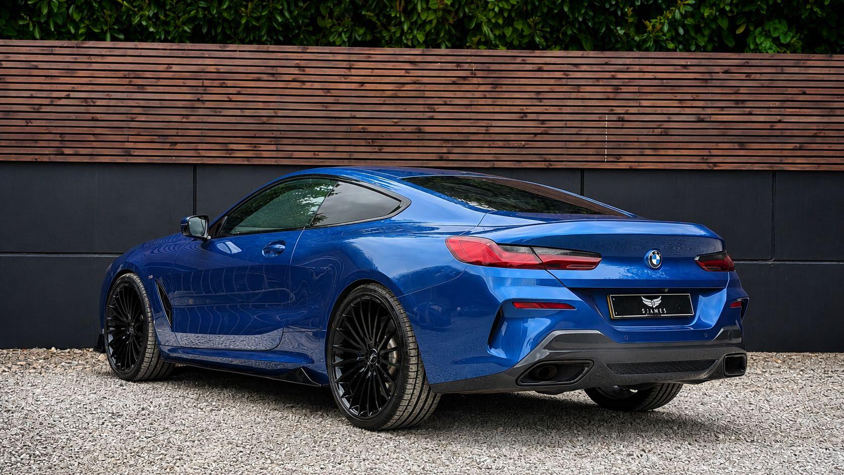 BMW 8 Series view 8