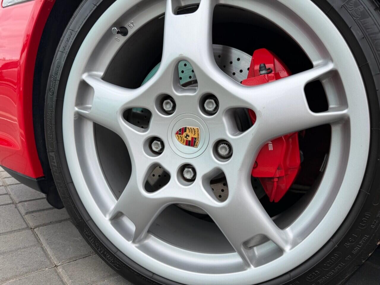 Porsche 911 view 23