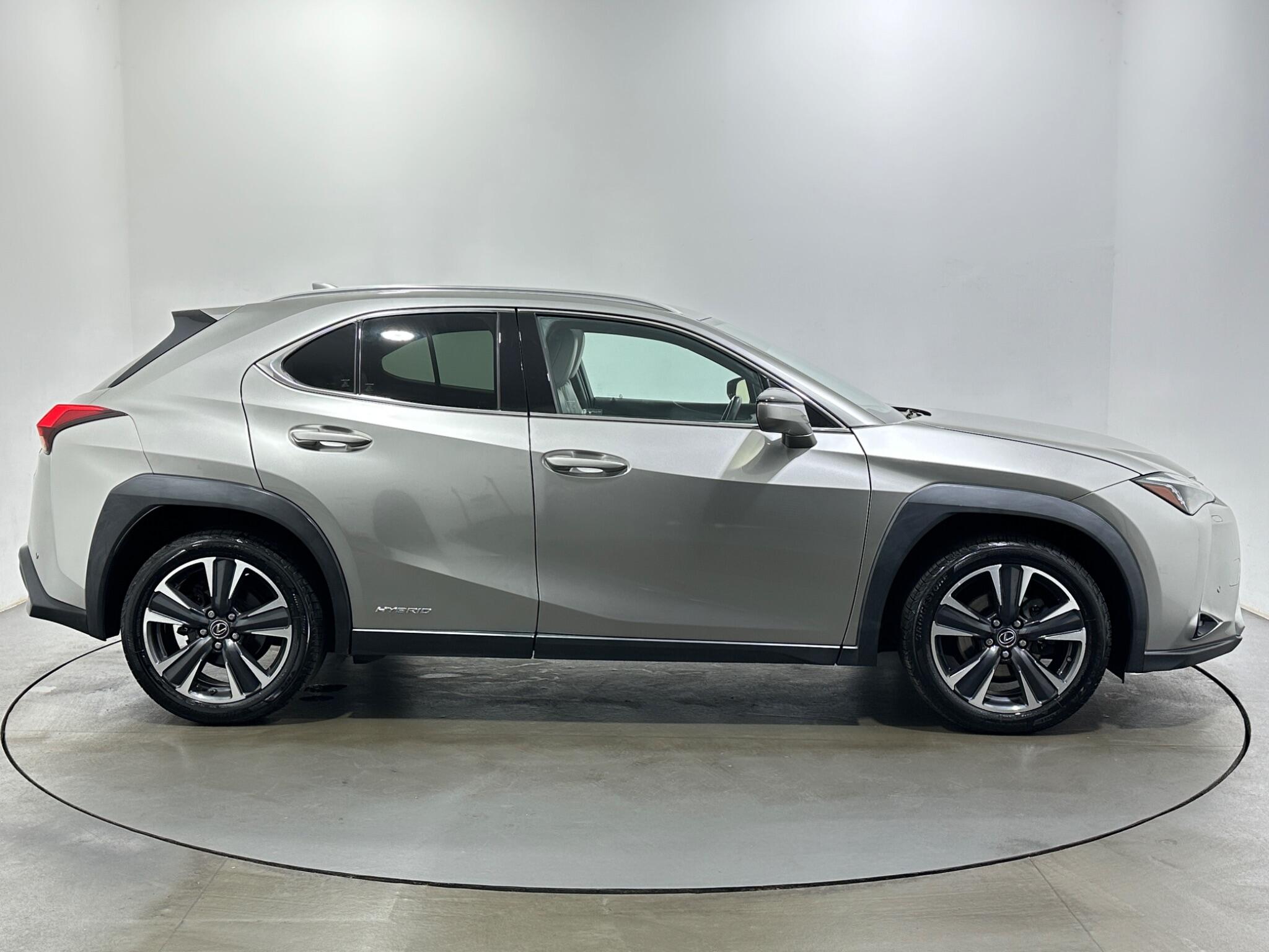 Lexus UX view 9
