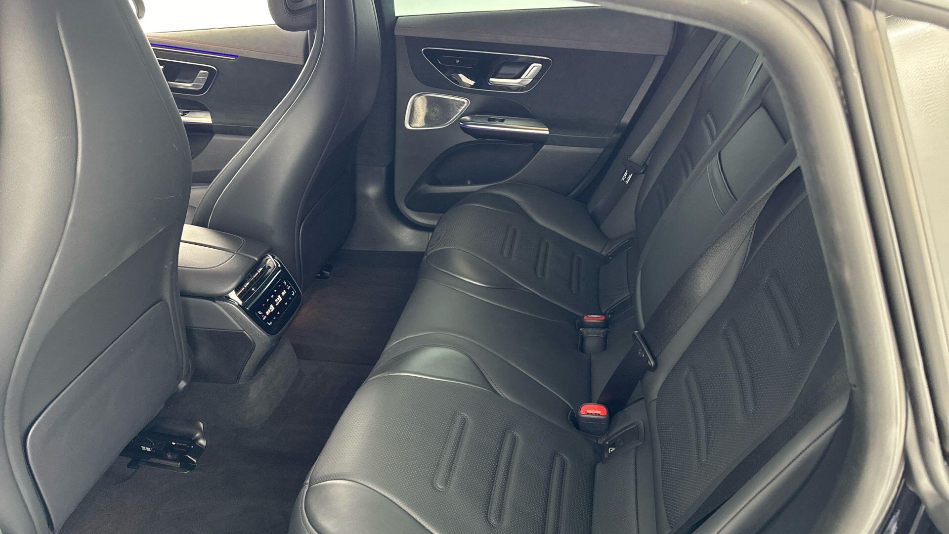 Mercedes-Benz EQE view 11