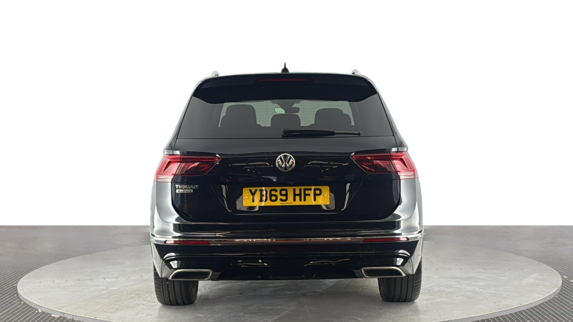 Volkswagen Tiguan Allspace view 5