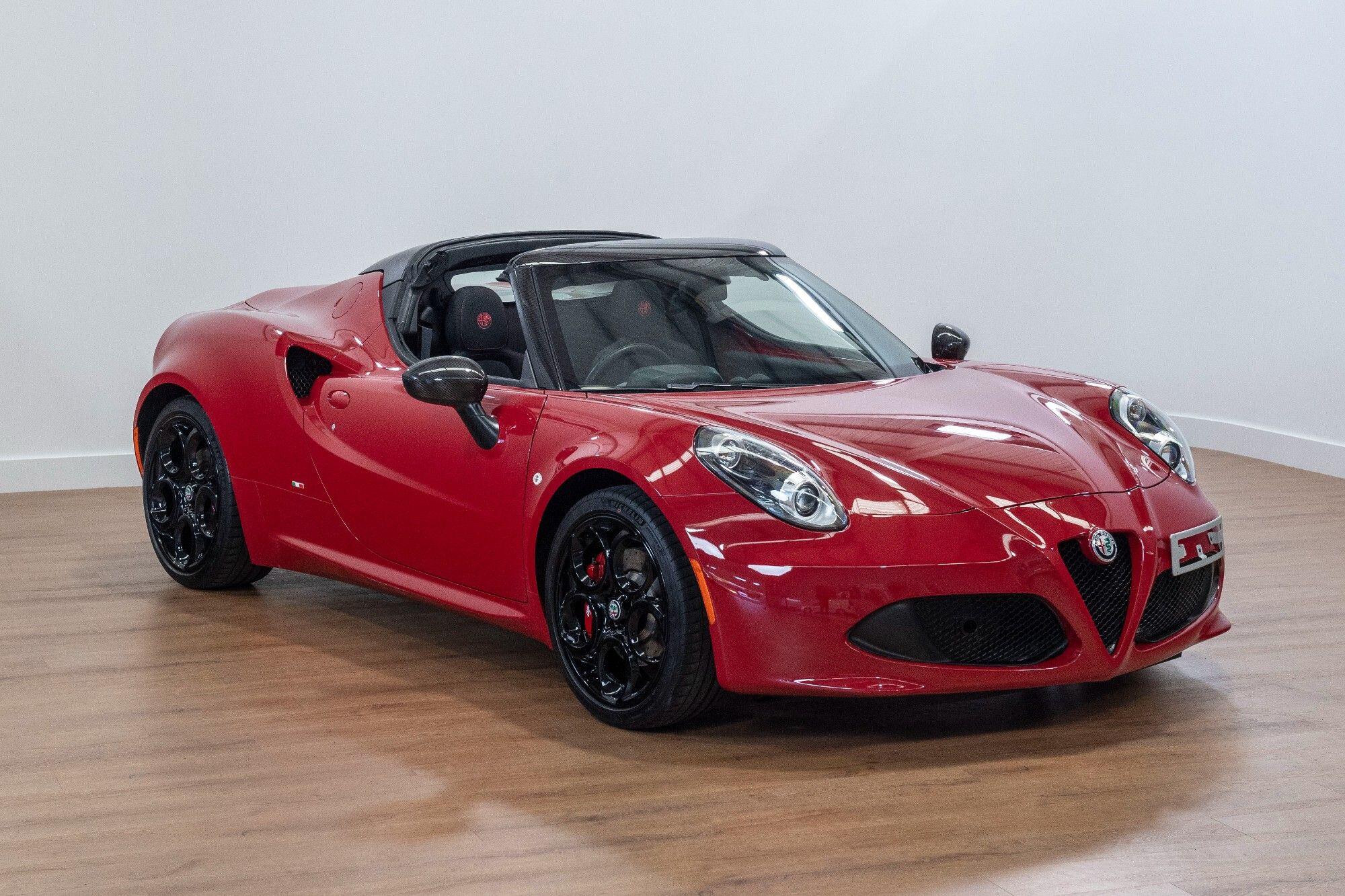 Alfa Romeo 4C view 2