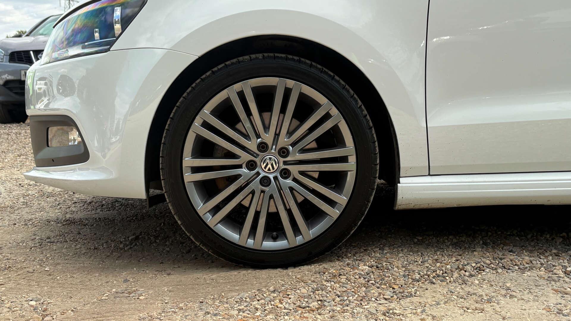 Volkswagen Polo view 33