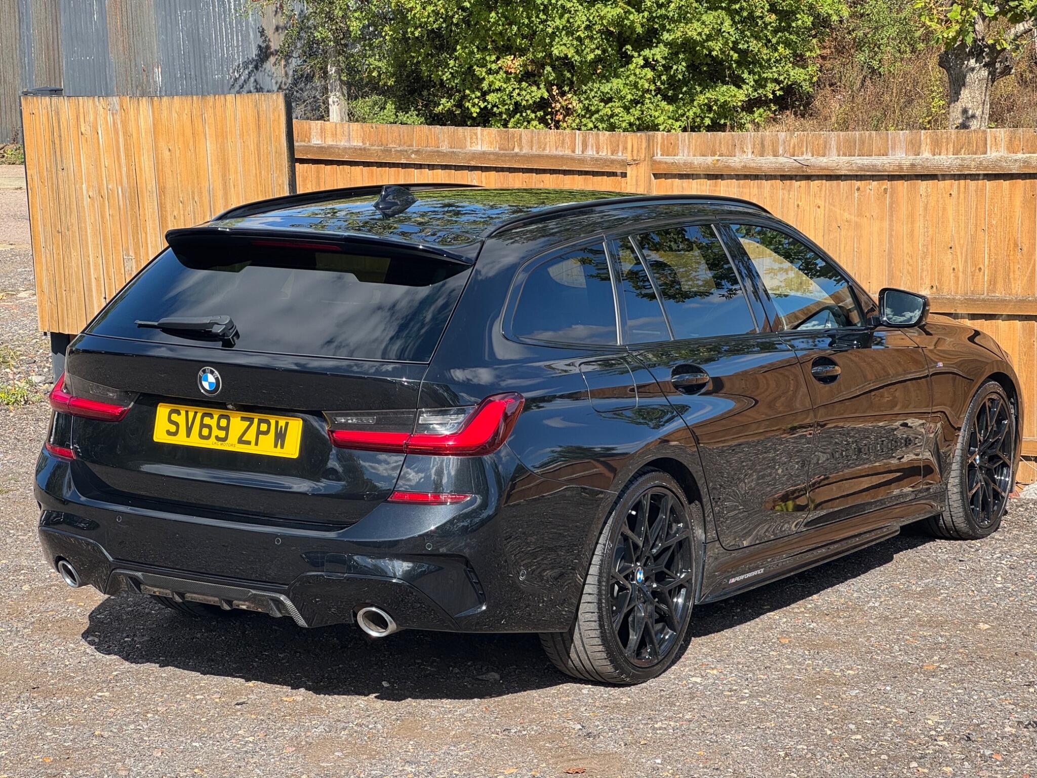BMW 3 Series view 15