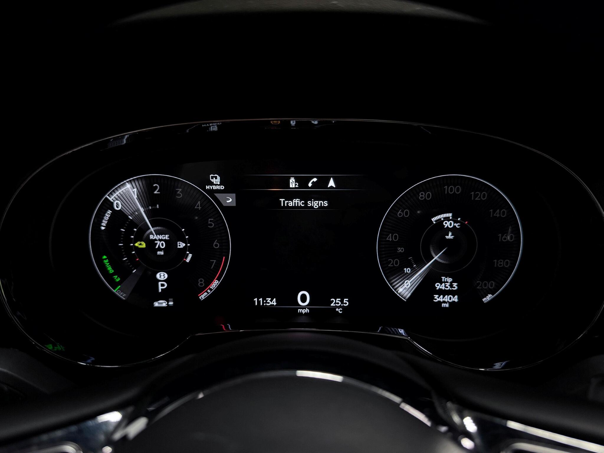 Bentley Bentayga view 50