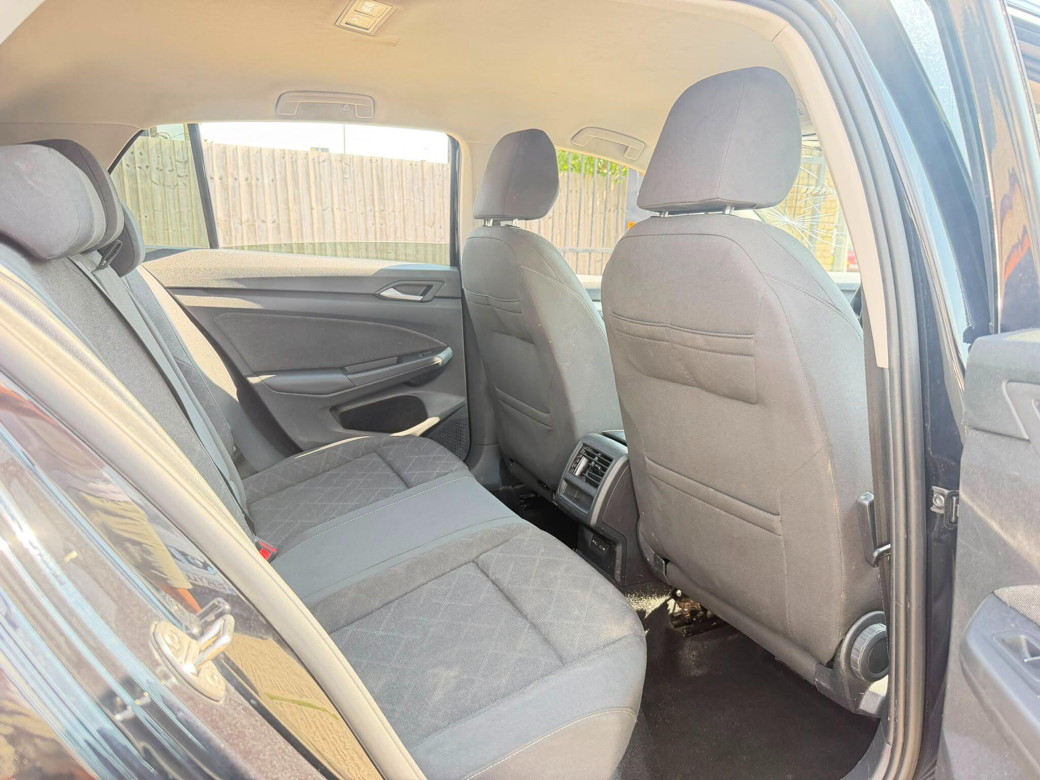 Volkswagen Golf view 13