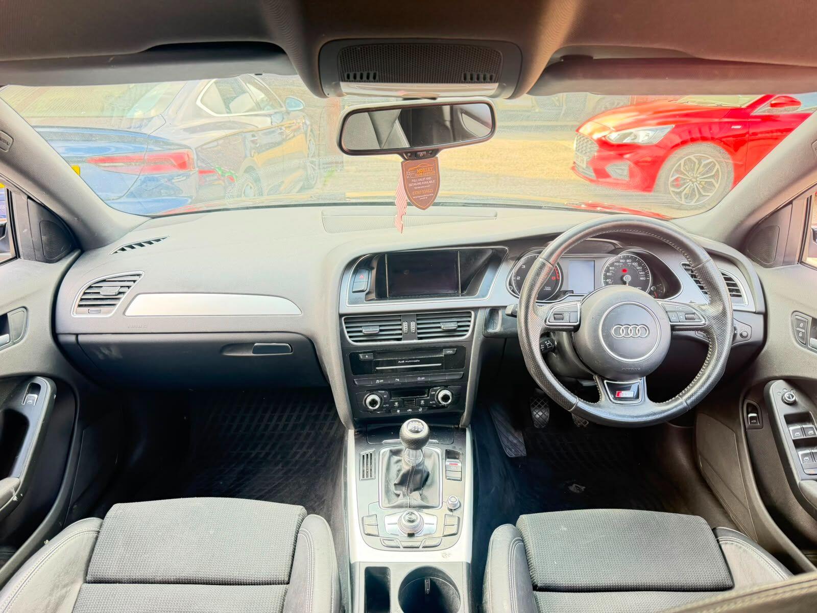 Audi A4 view 11