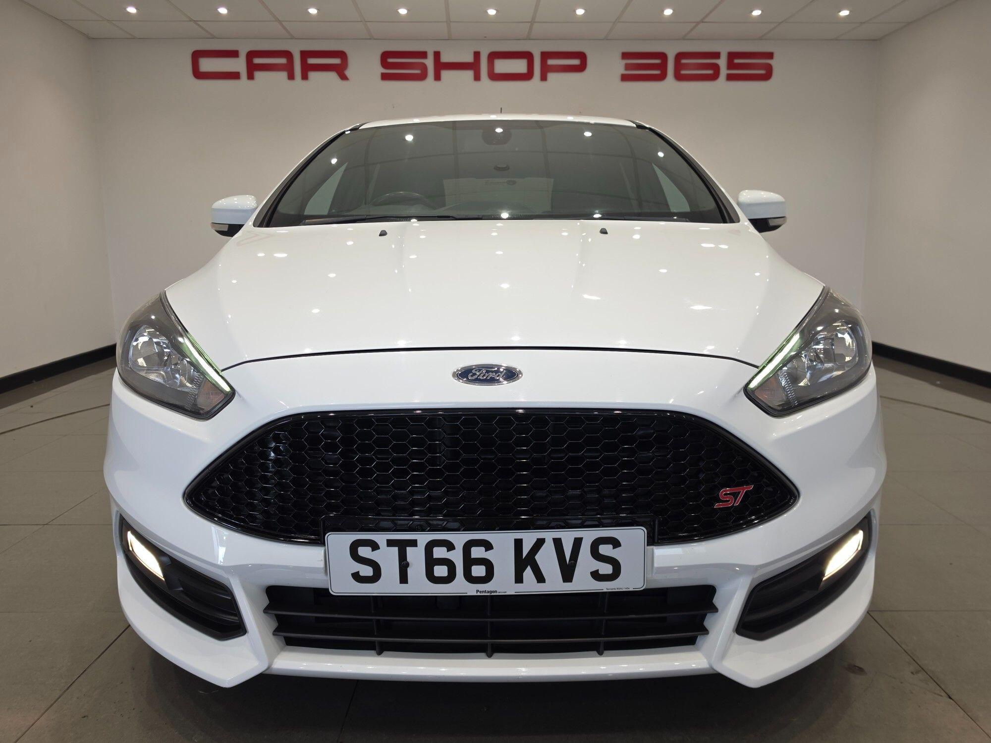 Ford Focus view 12
