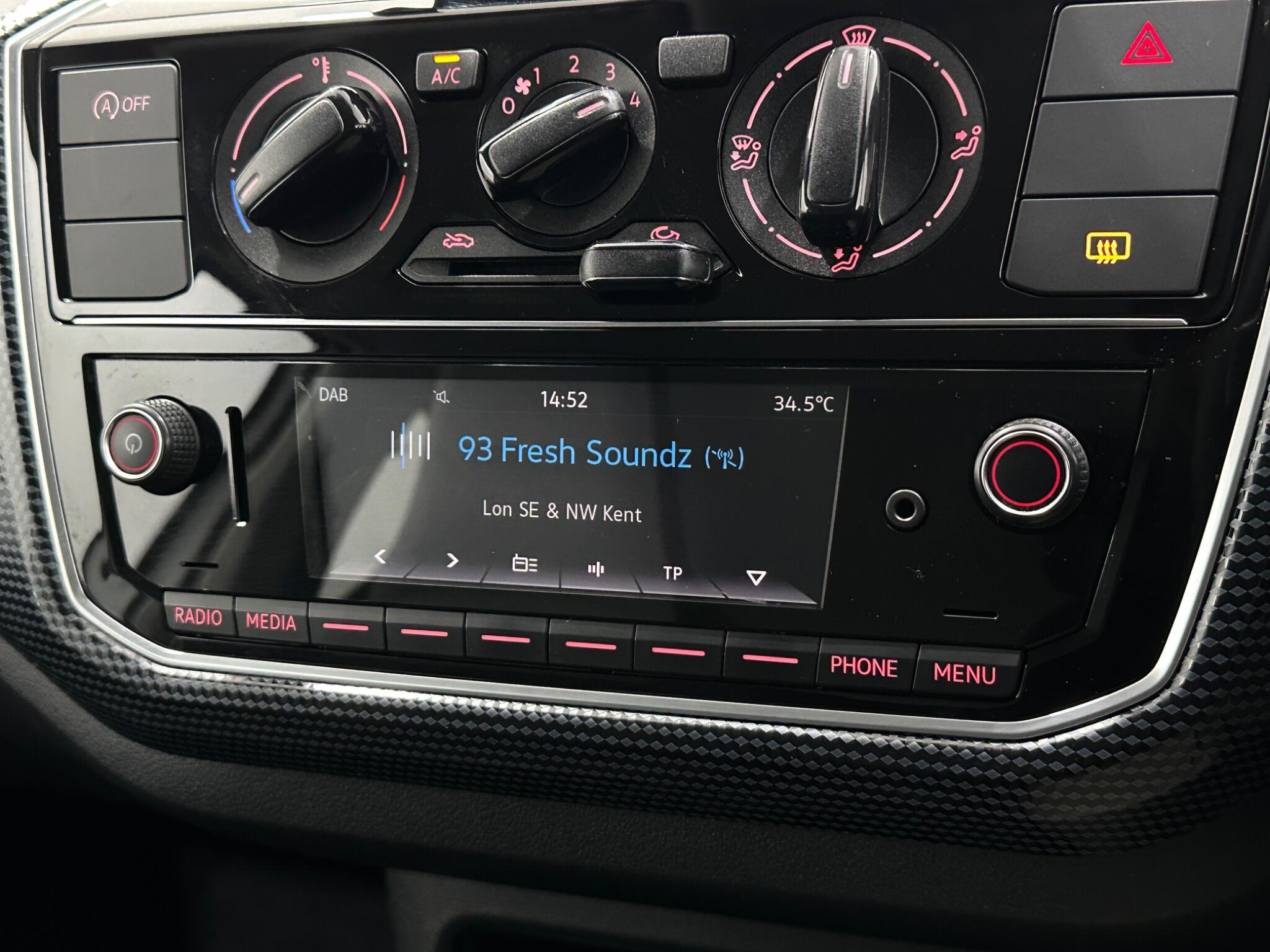 Volkswagen Up! view 18