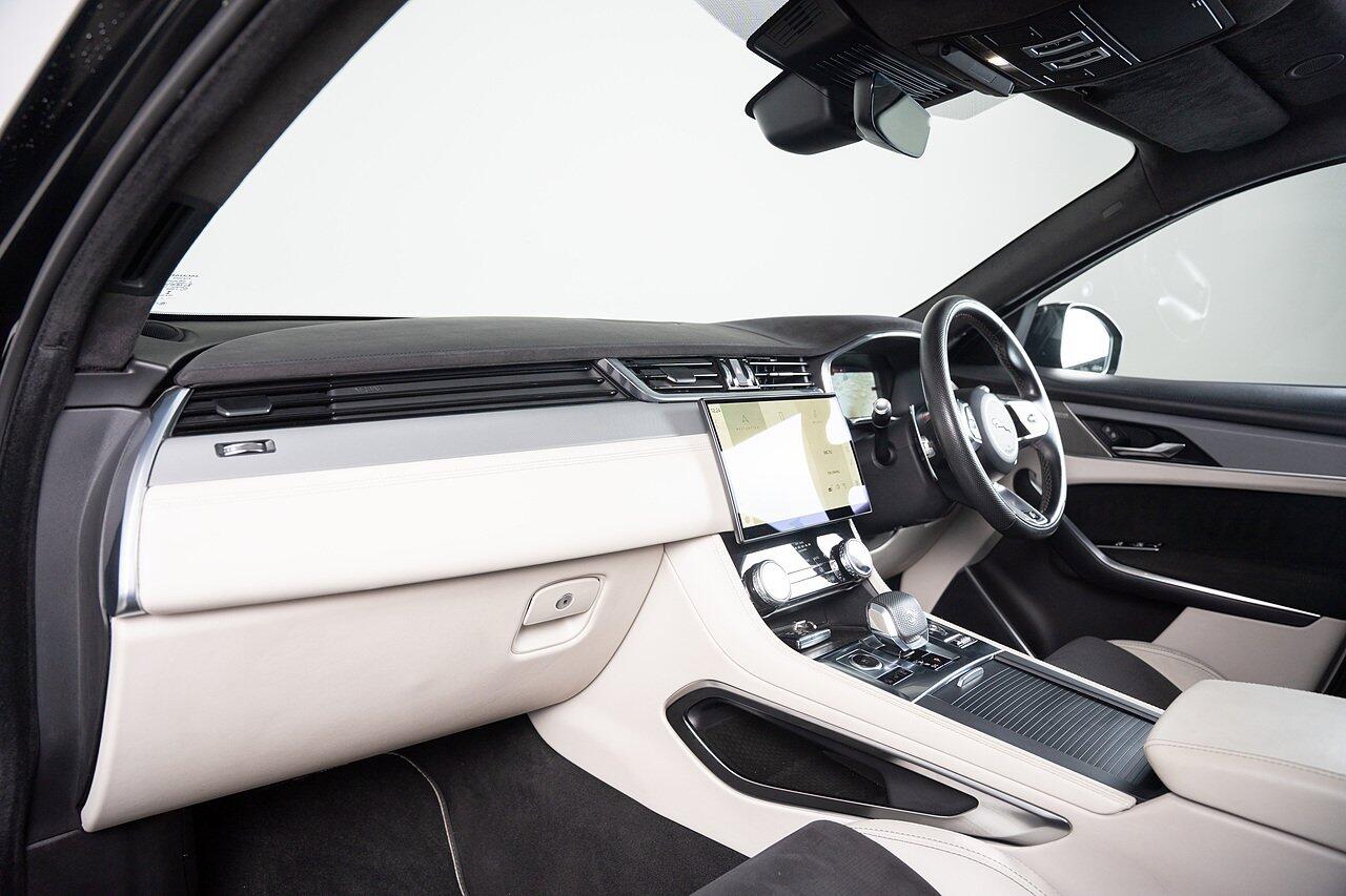 Jaguar F-Pace view 22