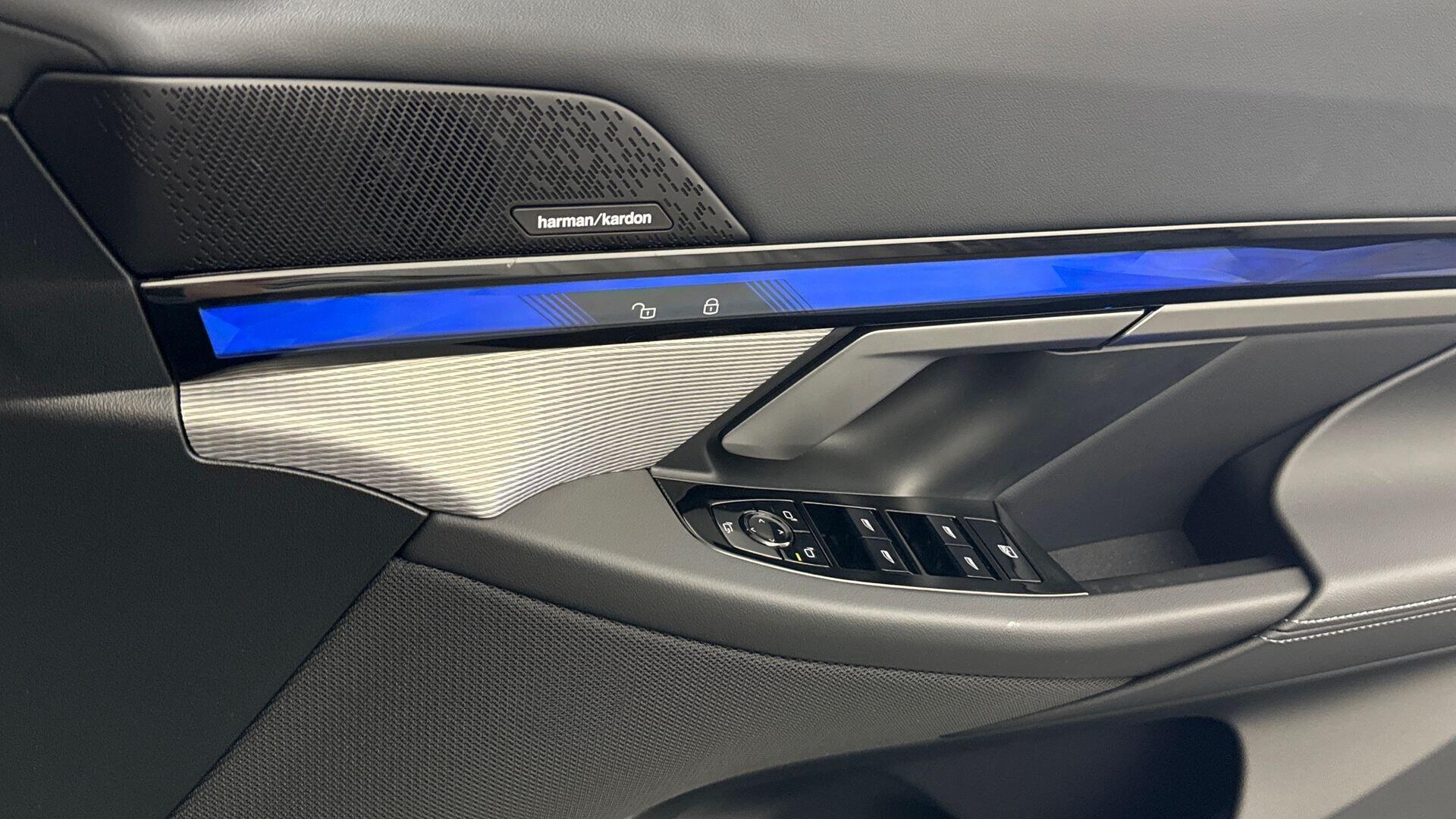 BMW i5 view 21