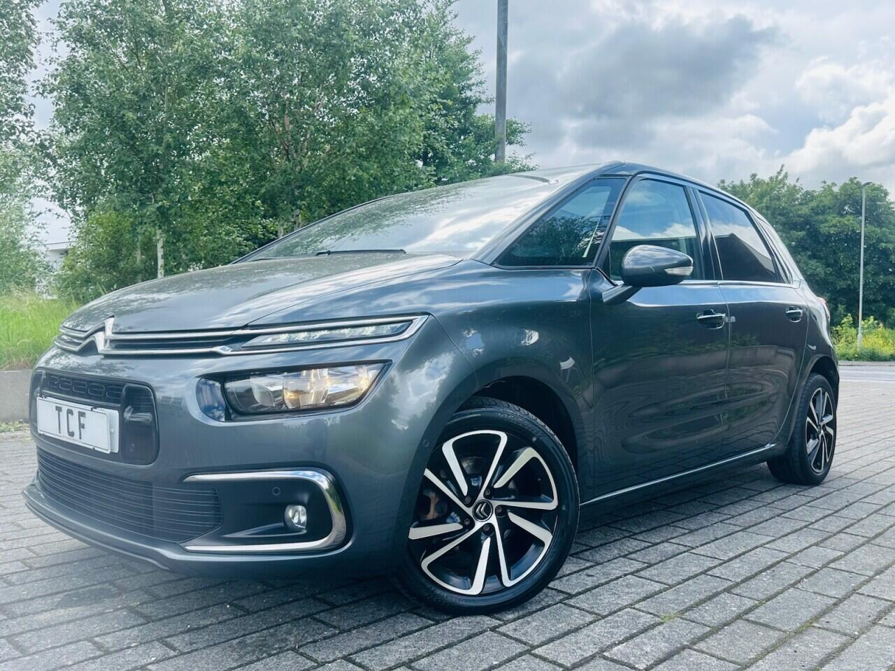 Citroen C4 Picasso view 3