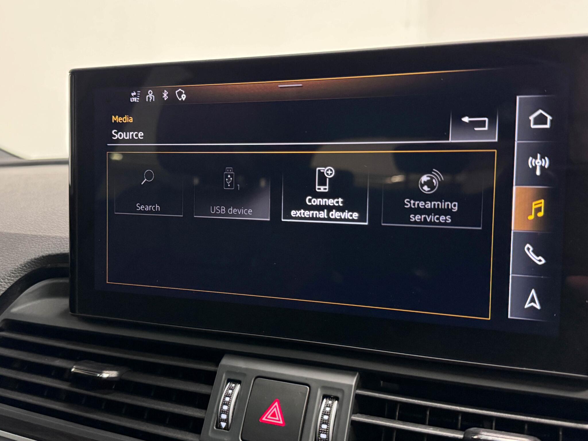 Audi Q5 view 45