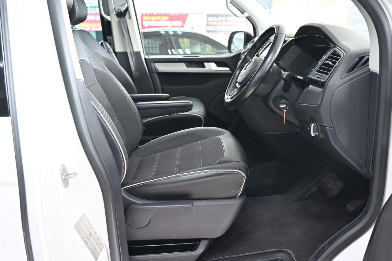 Volkswagen Caravelle view 20