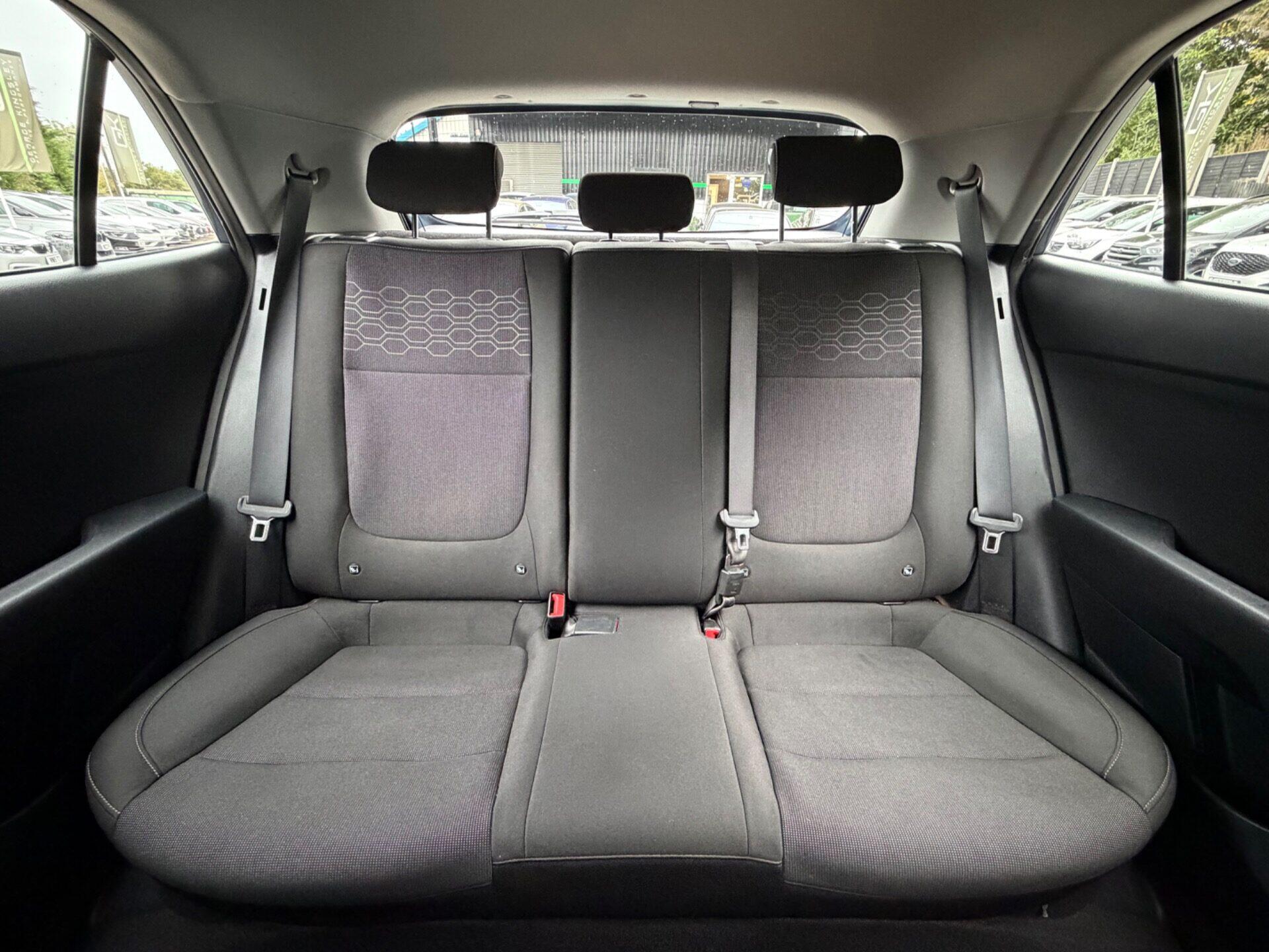 Kia Rio view 17