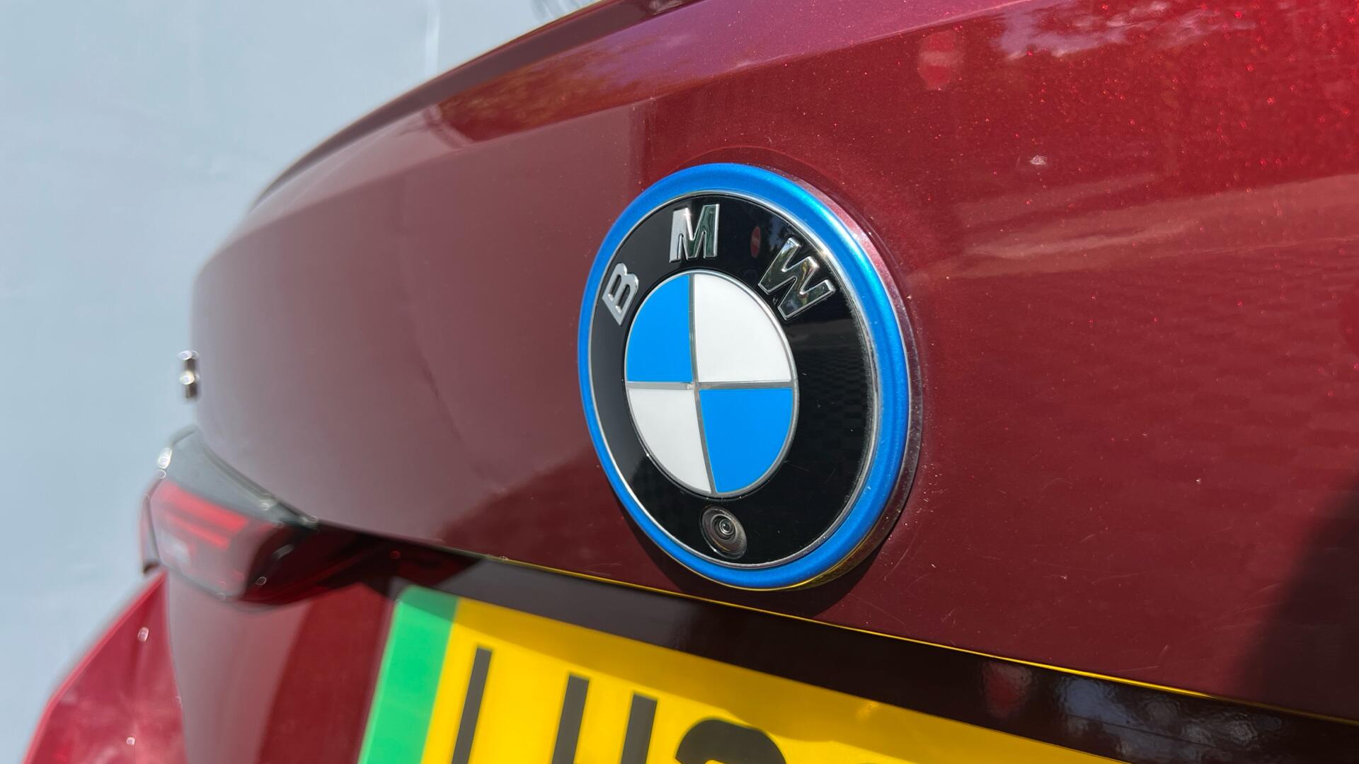 BMW I4 view 30