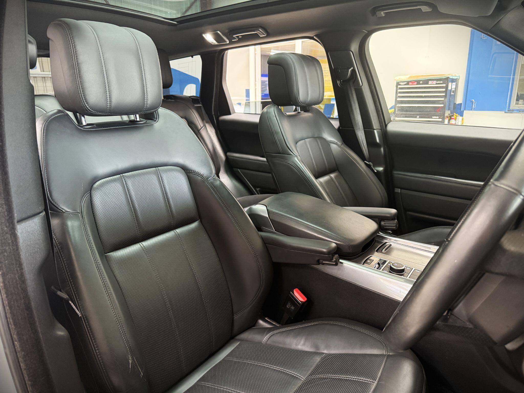 Land Rover Range Rover Sport view 11