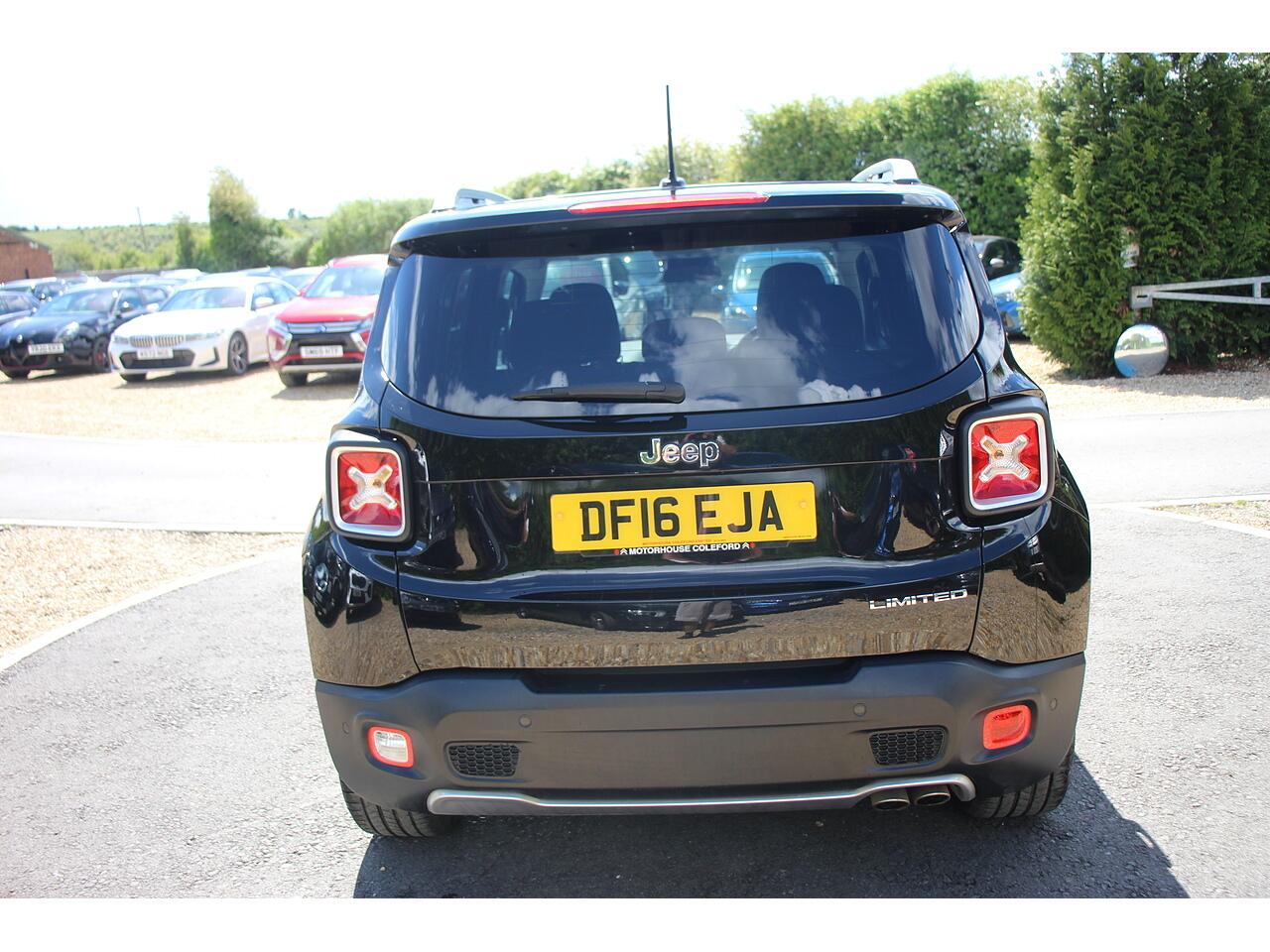 Jeep Renegade view 11
