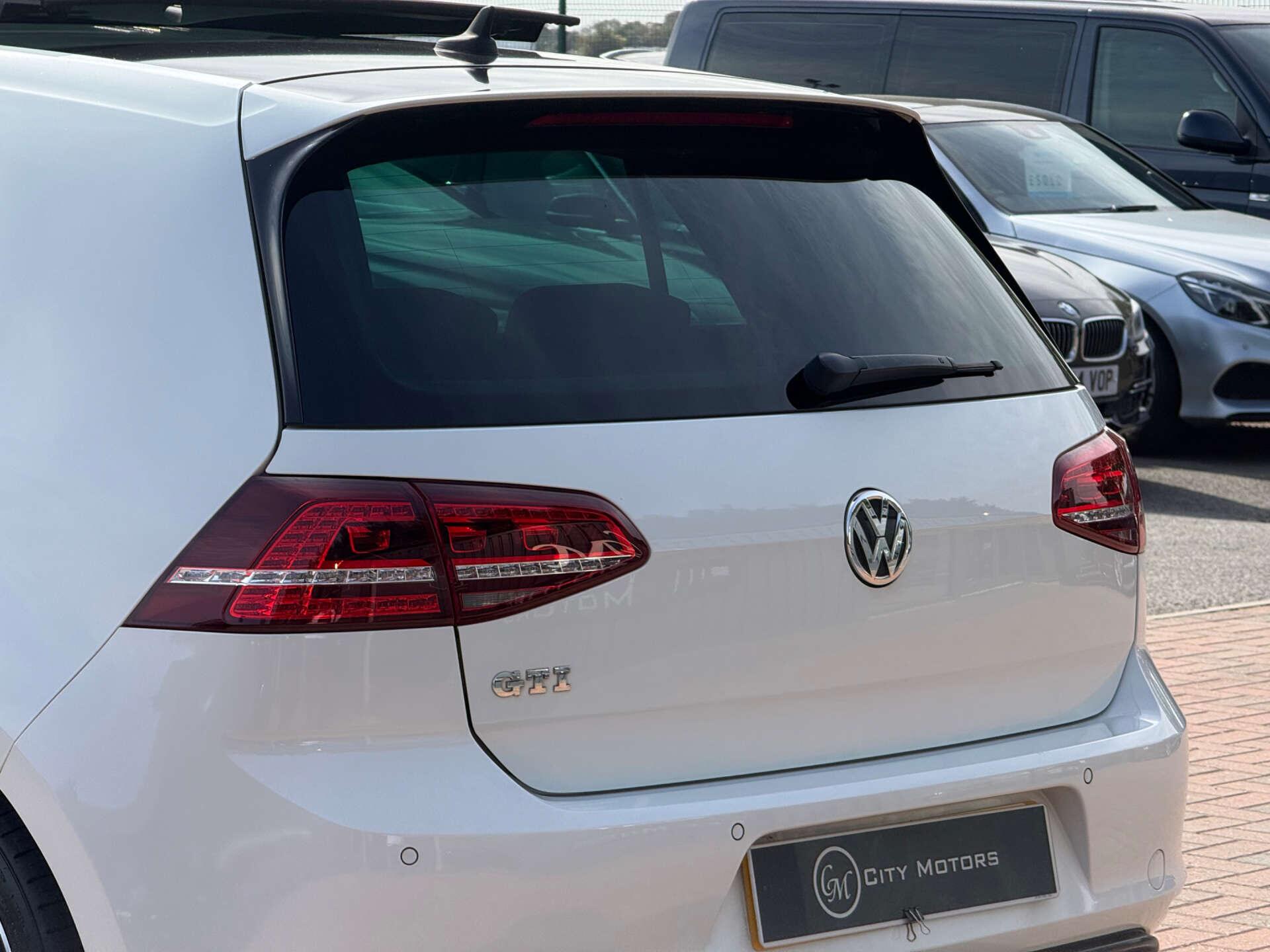 Volkswagen Golf view 32