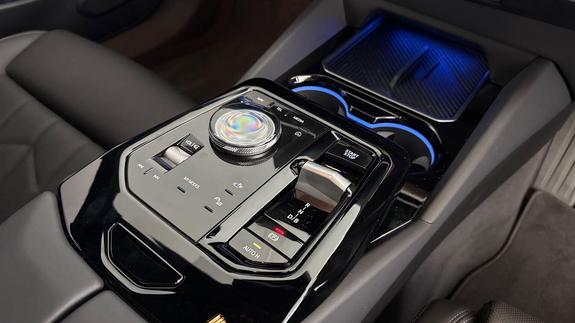 BMW i5 view 10