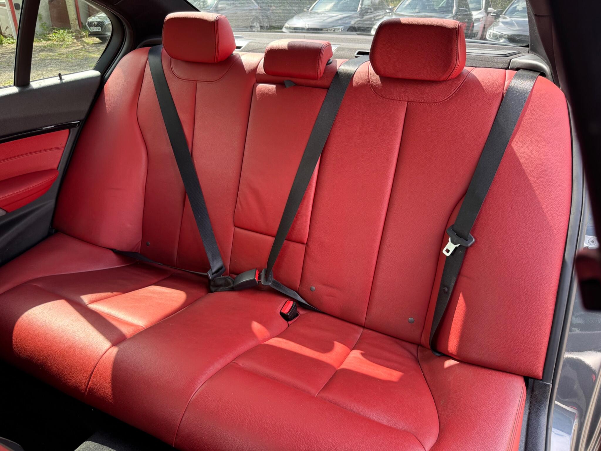 BMW 3 Series view 19