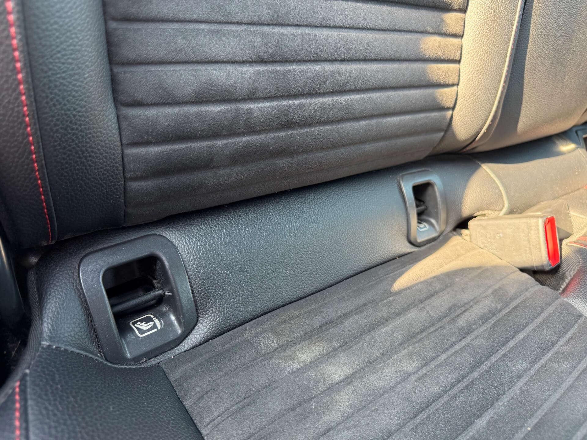 Mercedes-Benz CLA view 58