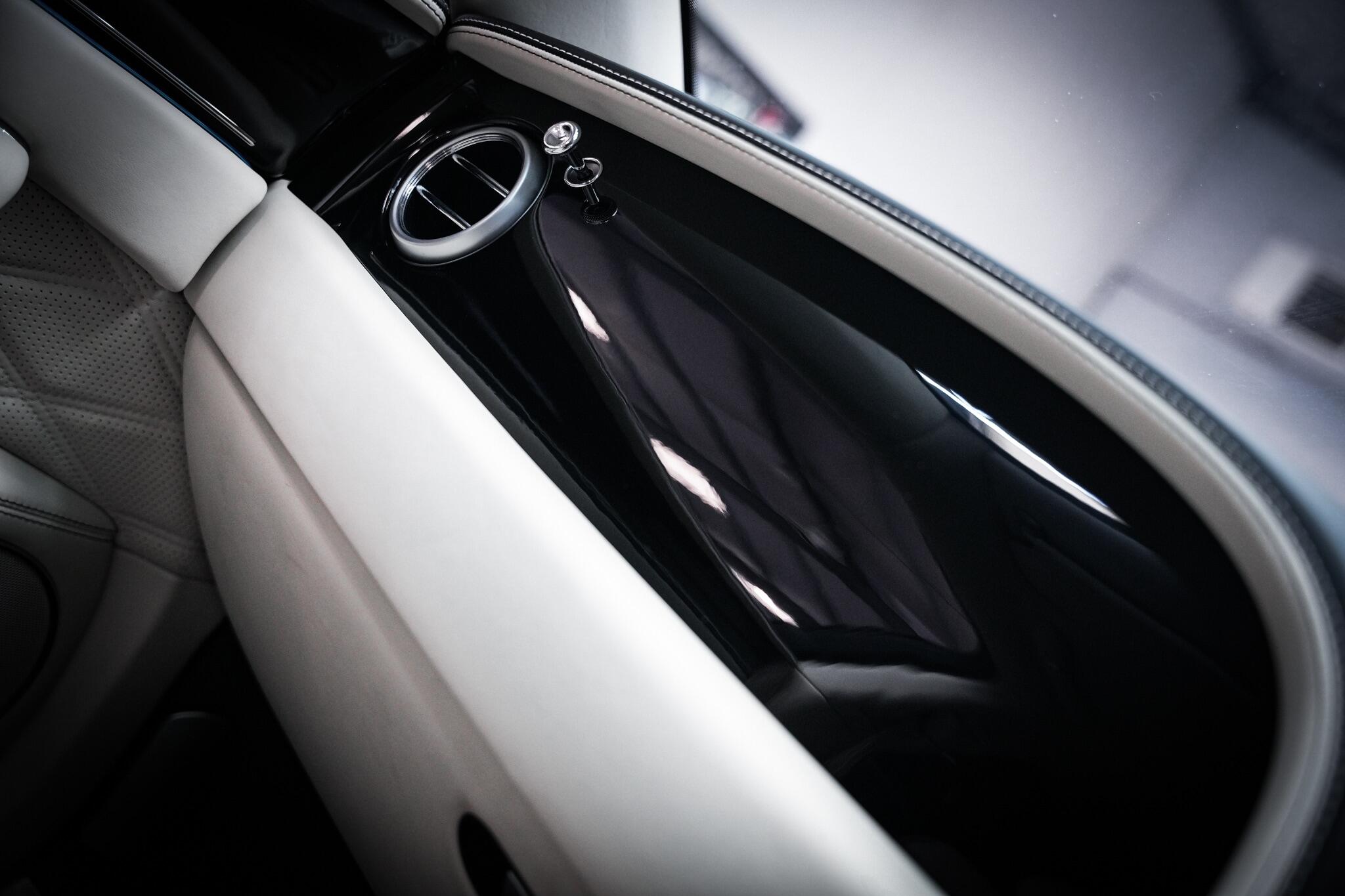 Bentley Flying Spur view 50