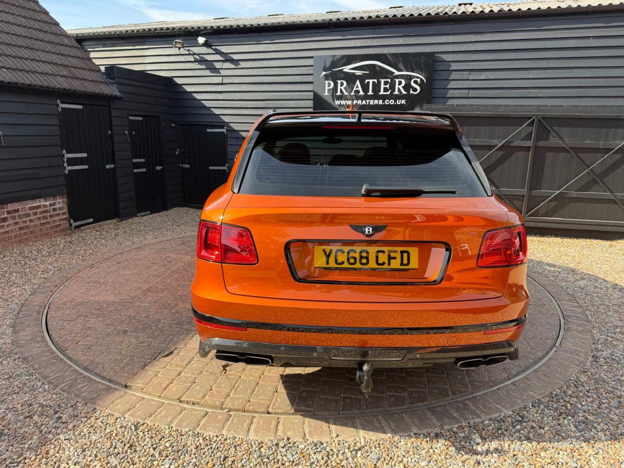 Bentley Bentayga view 5