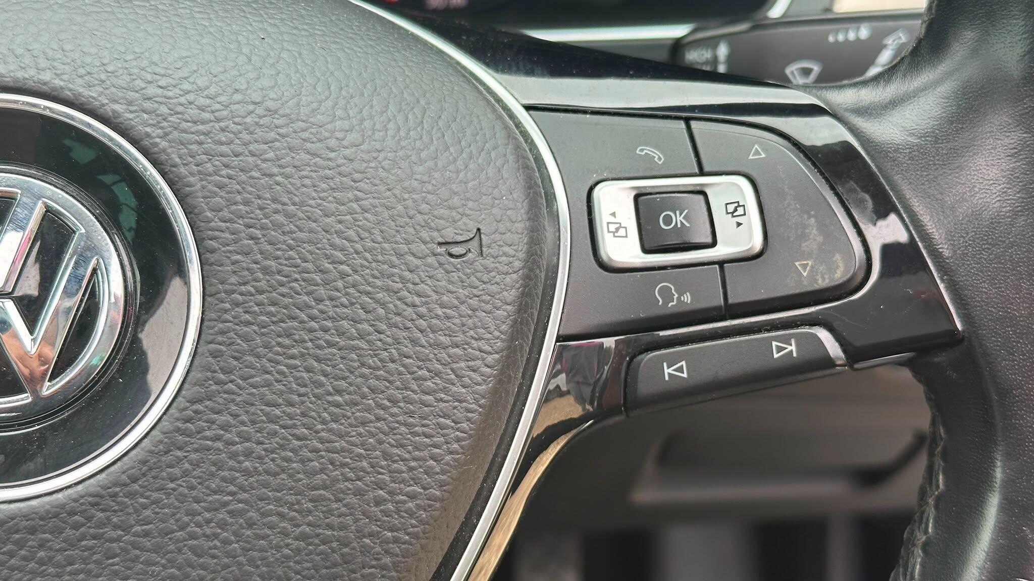 Volkswagen Passat view 27