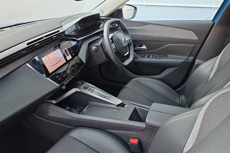 Peugeot 308 view 13
