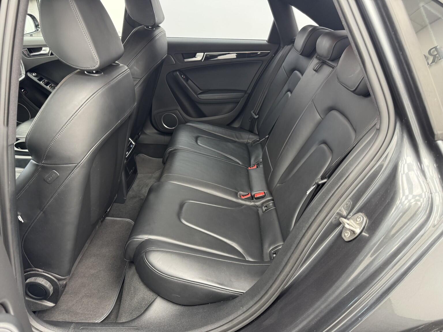 Audi A4 view 12