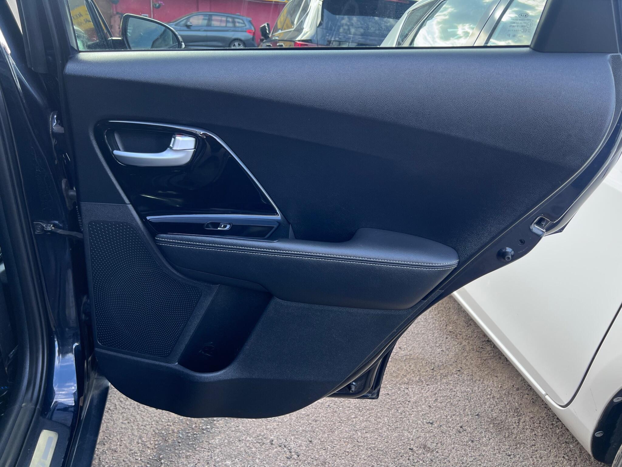 Kia Niro view 38