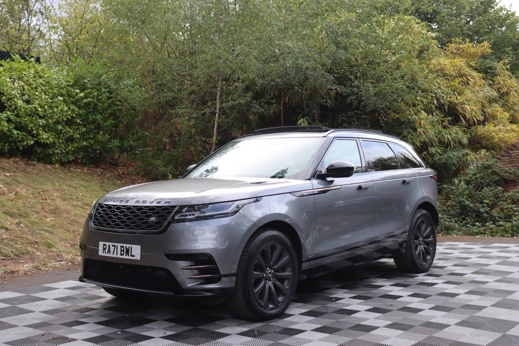Land Rover Range Rover Velar view 14