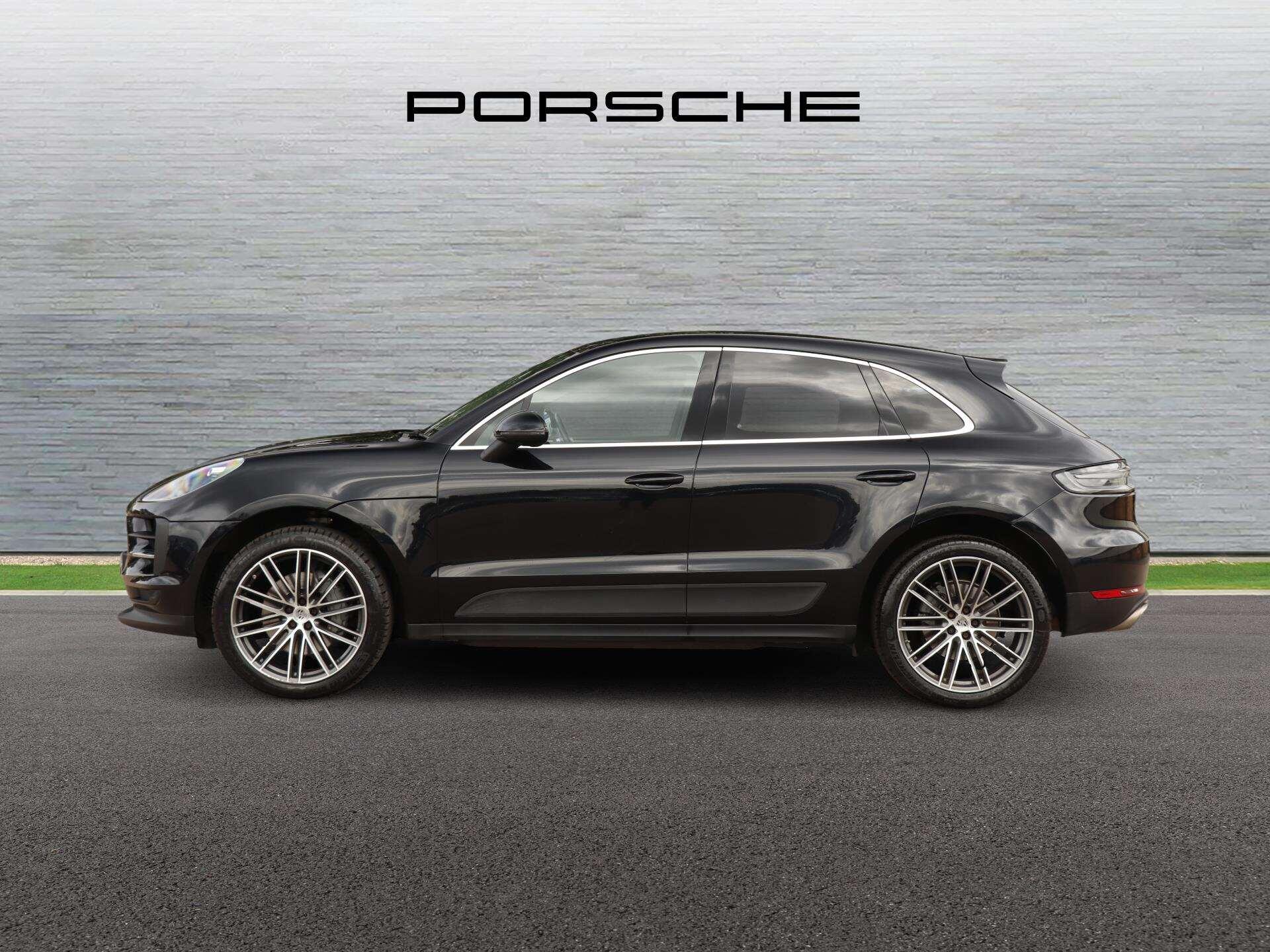 Porsche Macan view 6