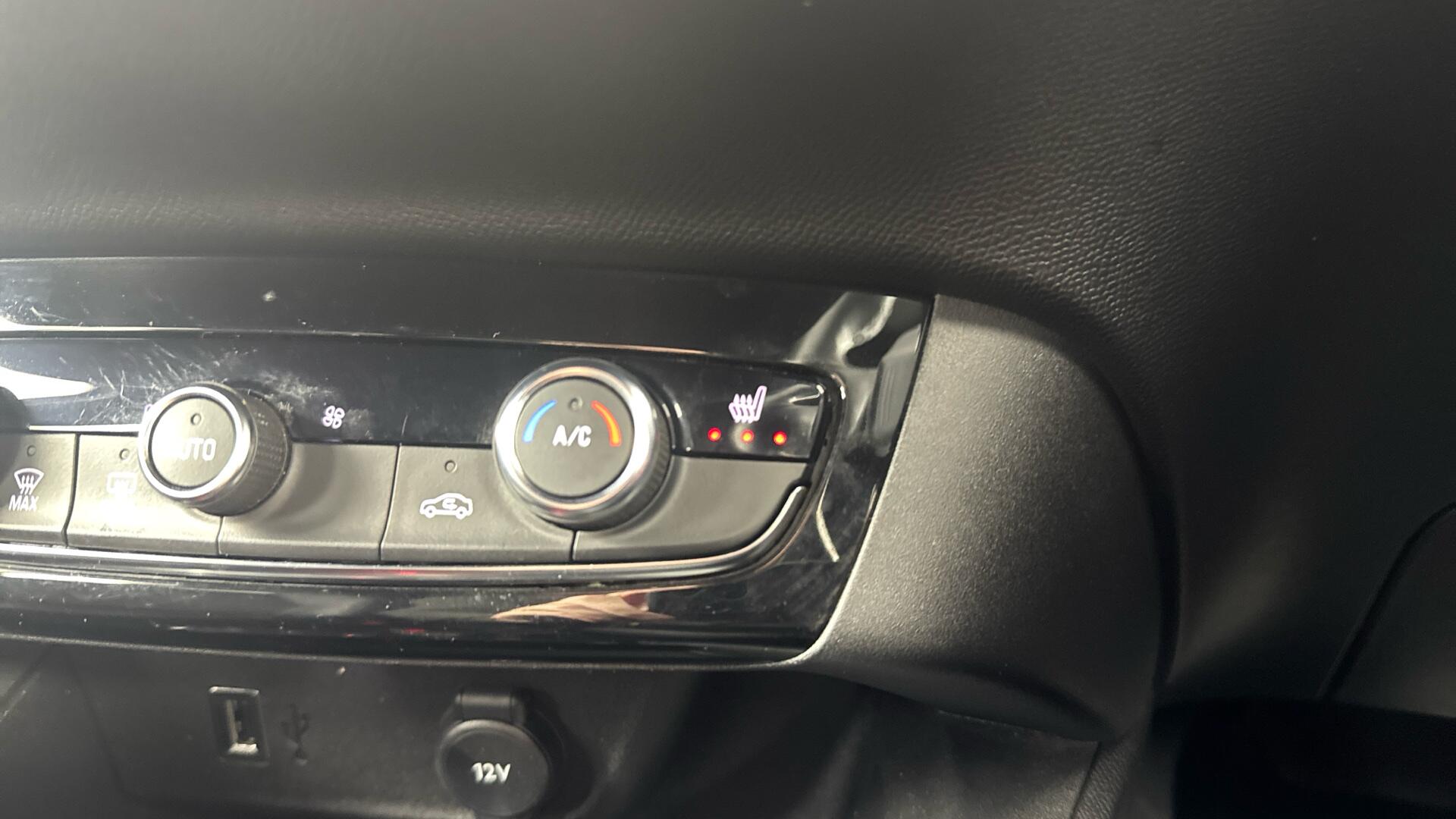Vauxhall Corsa view 38
