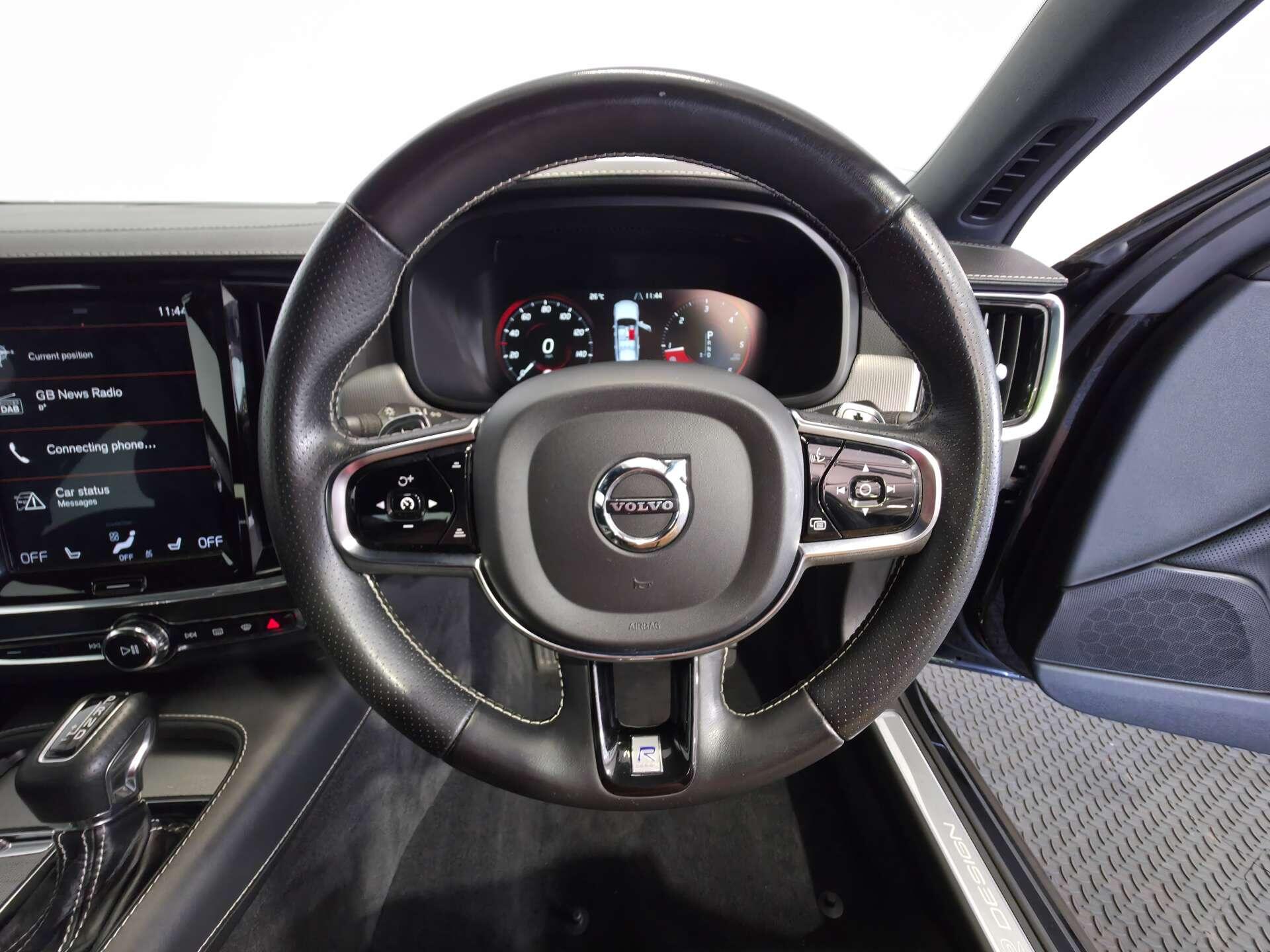 Volvo S90 view 28